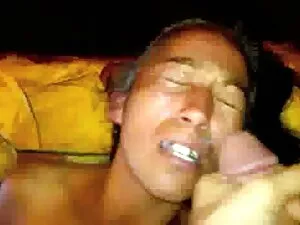 Cukup pria suka peni ...