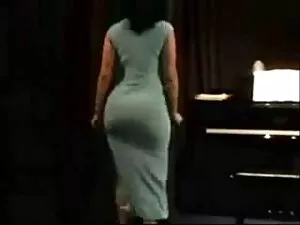 Si pirang cantik dit ...
